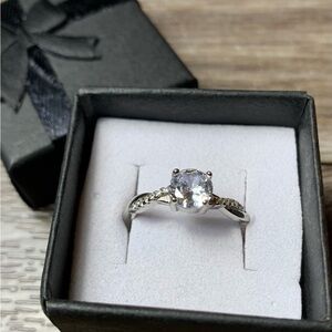 Elegant Silver Ring with Clear Gemstone